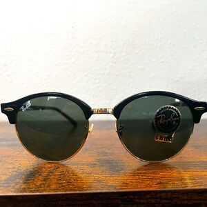 Ray-Ban Clubround Classic sunglasses (RB4246). Black and gold frame/green lenses